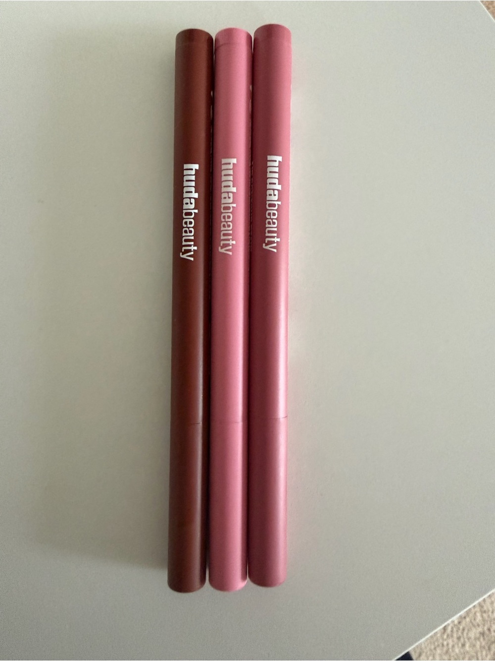 Huda Beauty Lip Contour Lip Stain
